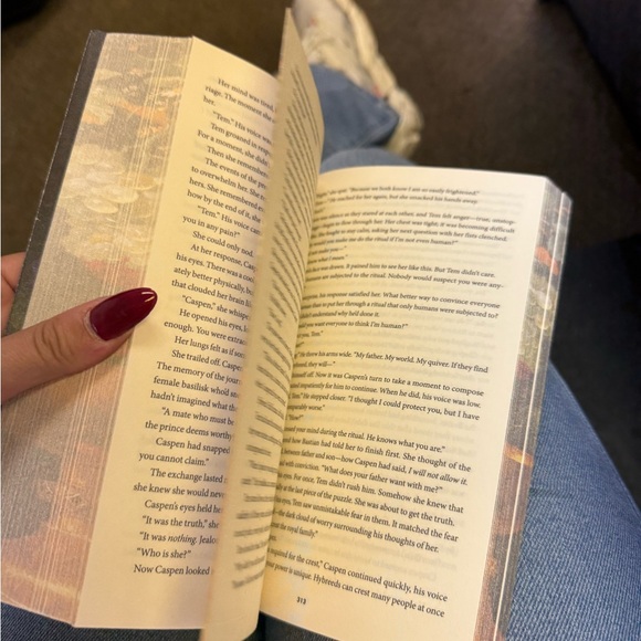 Kiss of the Basilisk (Deluxe Edition) by Lindsay Straube. - Picture 7 of 8